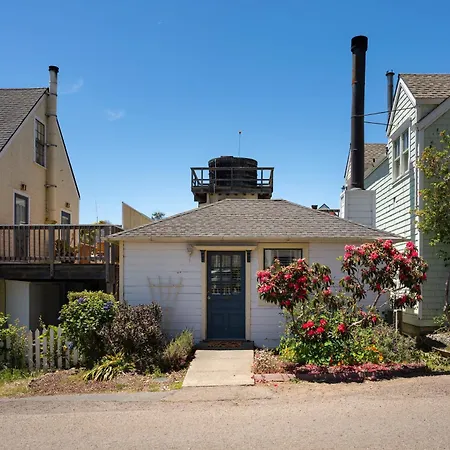 Headlands Inn Bed And Breakfast-3